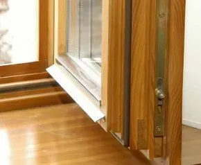 Замена уплотнителя на деревянных окнах